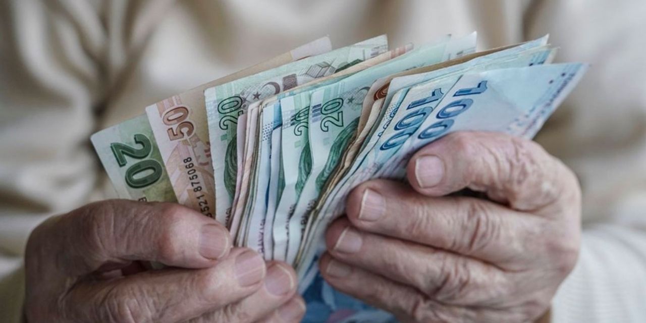 CHP'li Zeybek: Asgari ücret ve maaş zamları üç ayda eridi!