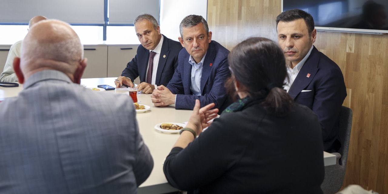Özgür Özel, tutuklu gençlerin aileleriyle görüştü
