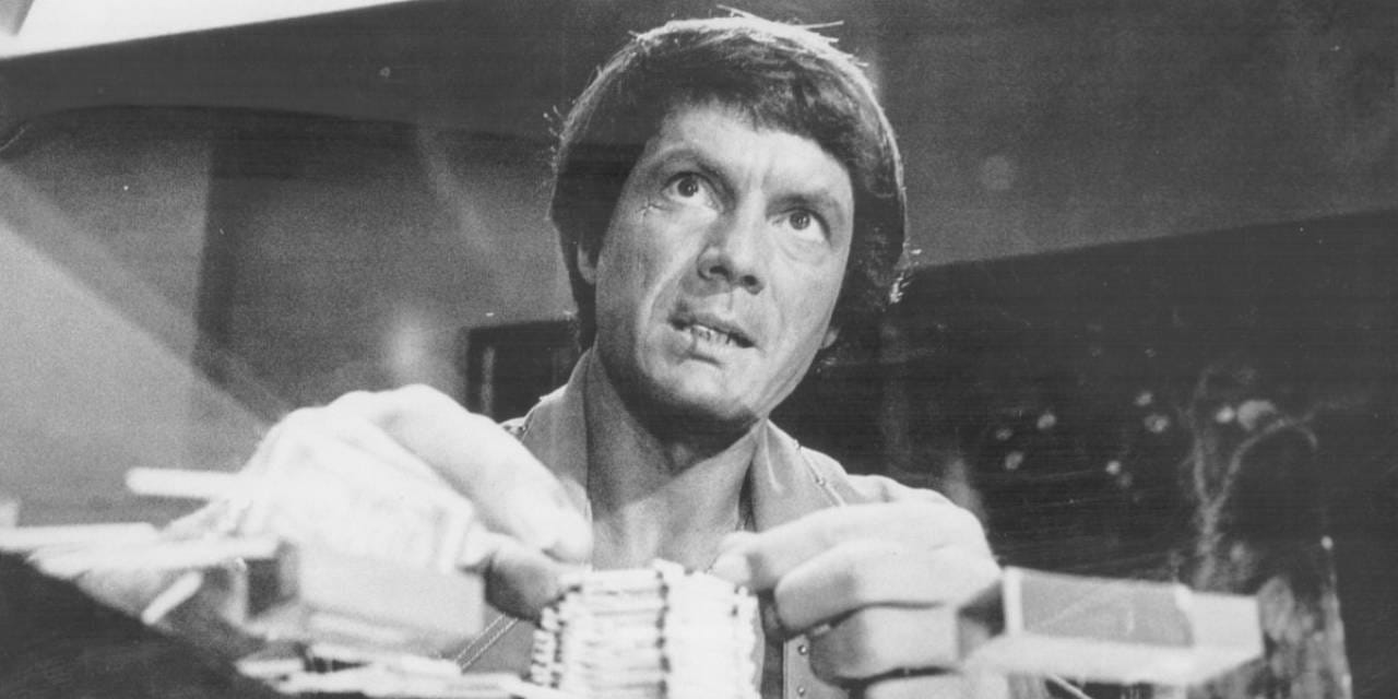 Kötü adam rolleriyle tanınıyordu: Ünlü oyuncu hayatını kaybetti