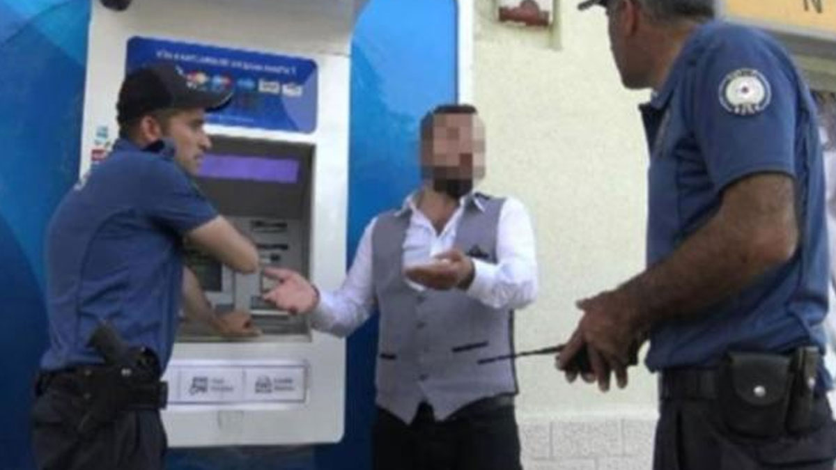 Ankara'da bir kişi parasını yutan ATM'yi yumrukladı