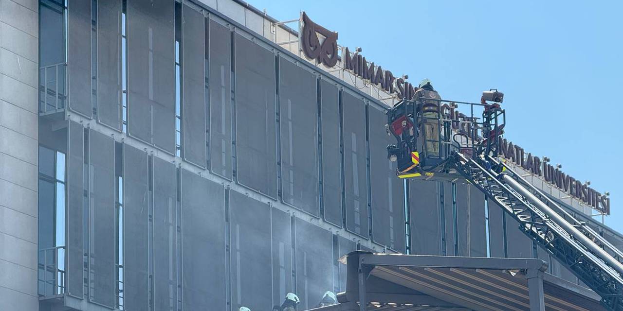 Beşiktaş'ta kafede çıkan yangın söndürüldü