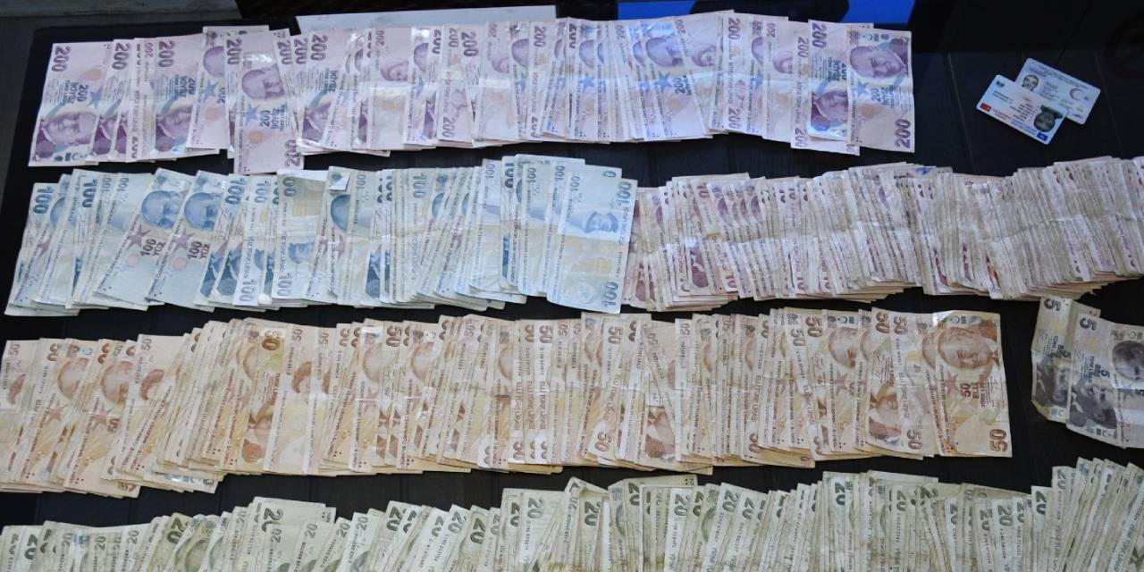 4 dilenci binlerce lirayla yakalandı