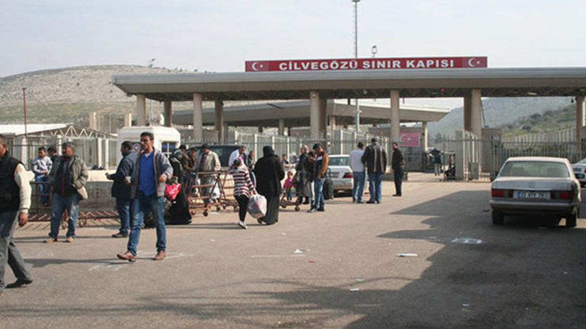 Cilvegözü Suriyeliler için açıldı: 16 bin Suriyeli bayram için ülkelerine döndü