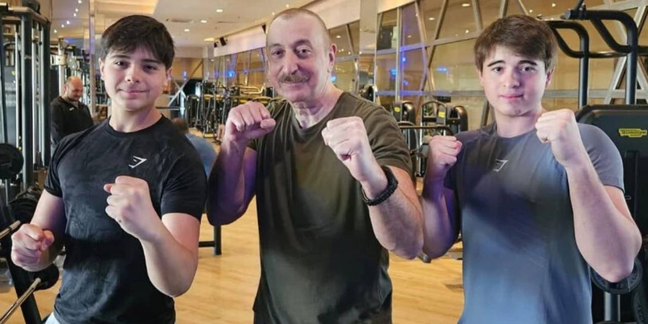 Aliyev ile torunları pazularını gösterdi: Erdoğan'ı da unutmadılar