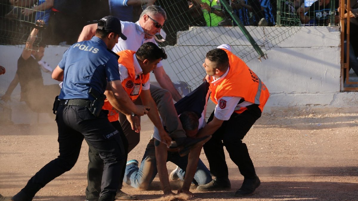 Hatayspor - Adana Demirspor maçının ardından ortalık savaş alanına döndü