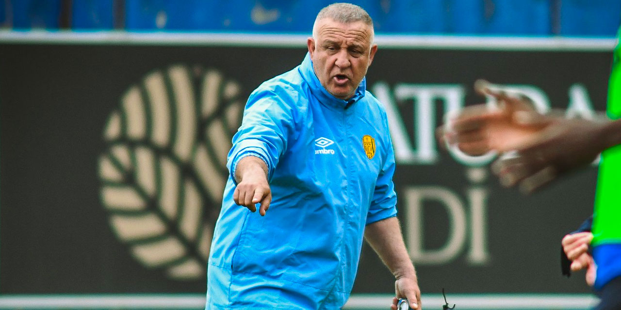 Mesut Bakkal dayanamadı