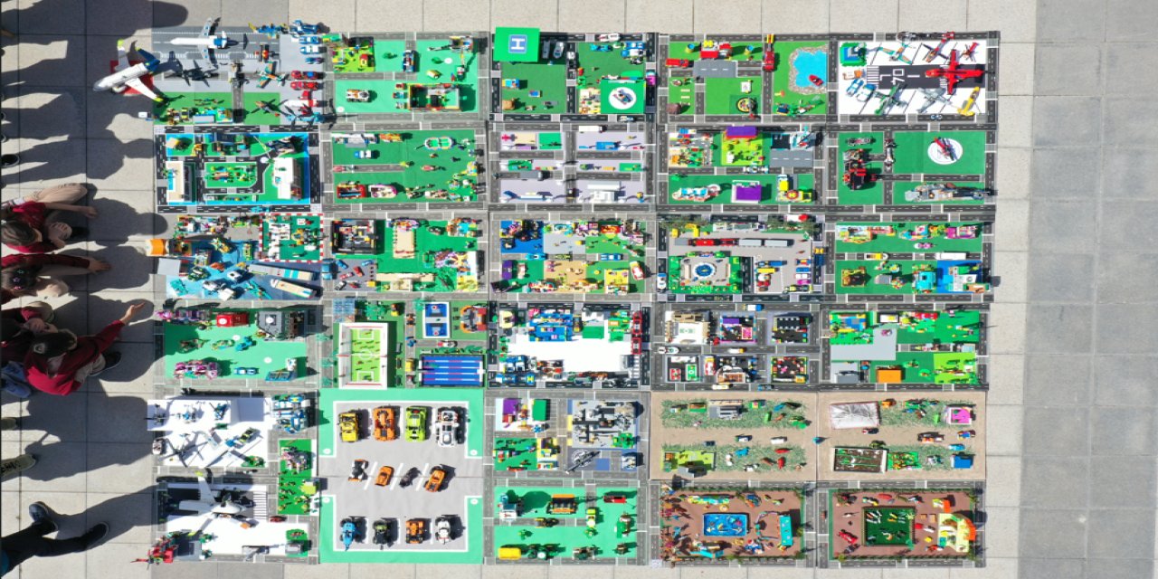 Böyle kent görülmedi ! 150 öğrenci 75 bin lego parçasını birleştirerek hayal kenti oluşturdu