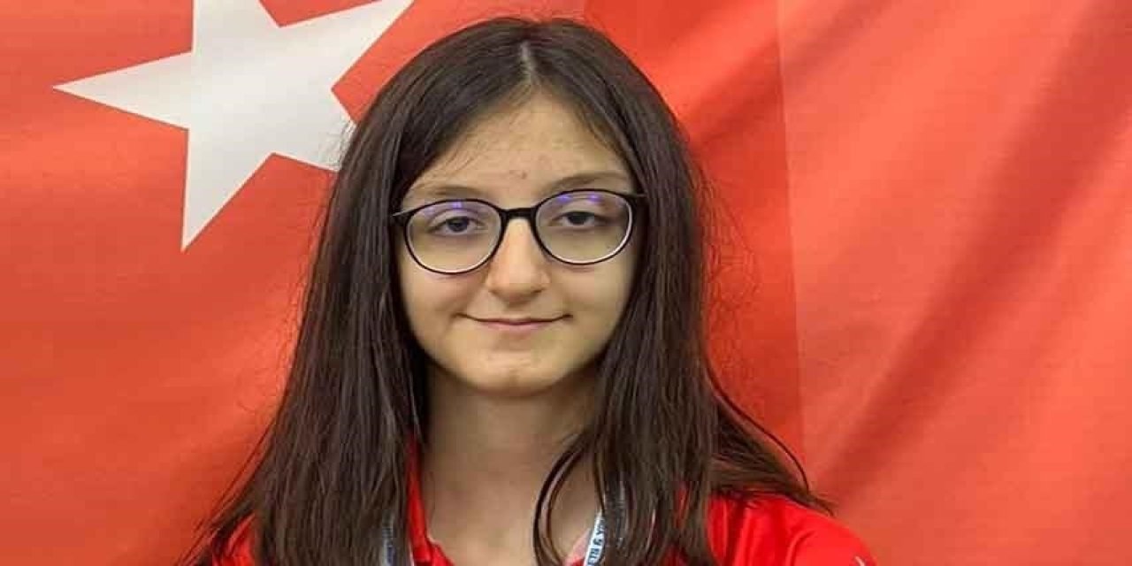 Bursa'dan dünya şampiyonu çıktı: 14 yaşındaki Arya Aydoğan kazandı