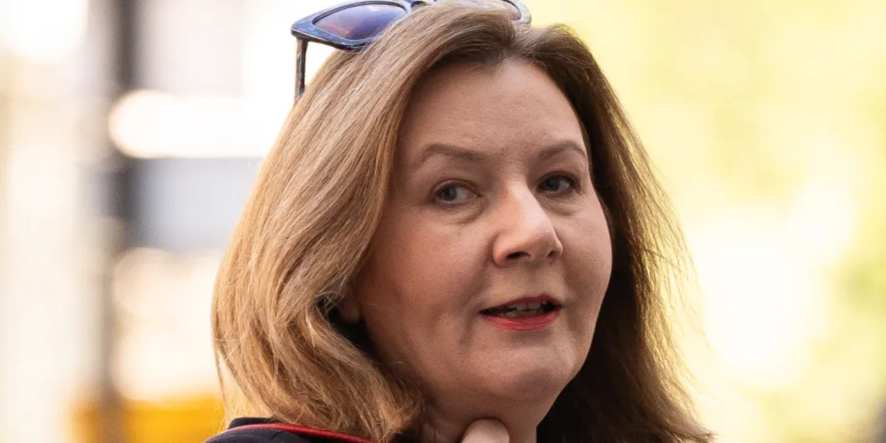 Çocuk istismarıyla suçlanan İngiliz öğretmenin Türkiye'ye iadesi istendi! Depresyondayım savunması yaptı