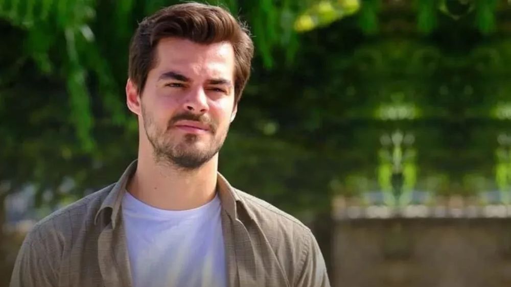 Oyuncu Berk Atan sete giderken trafik kazası geçirdi