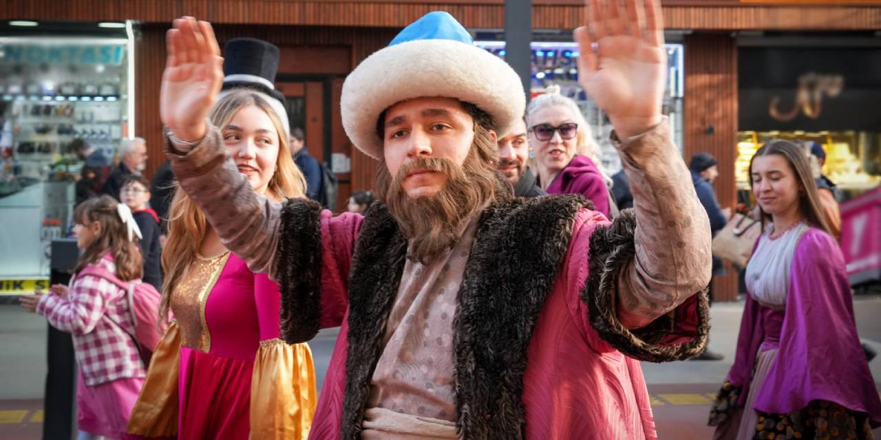 Trabzon 4. kez sahne ışıklarıyla parlıyor!