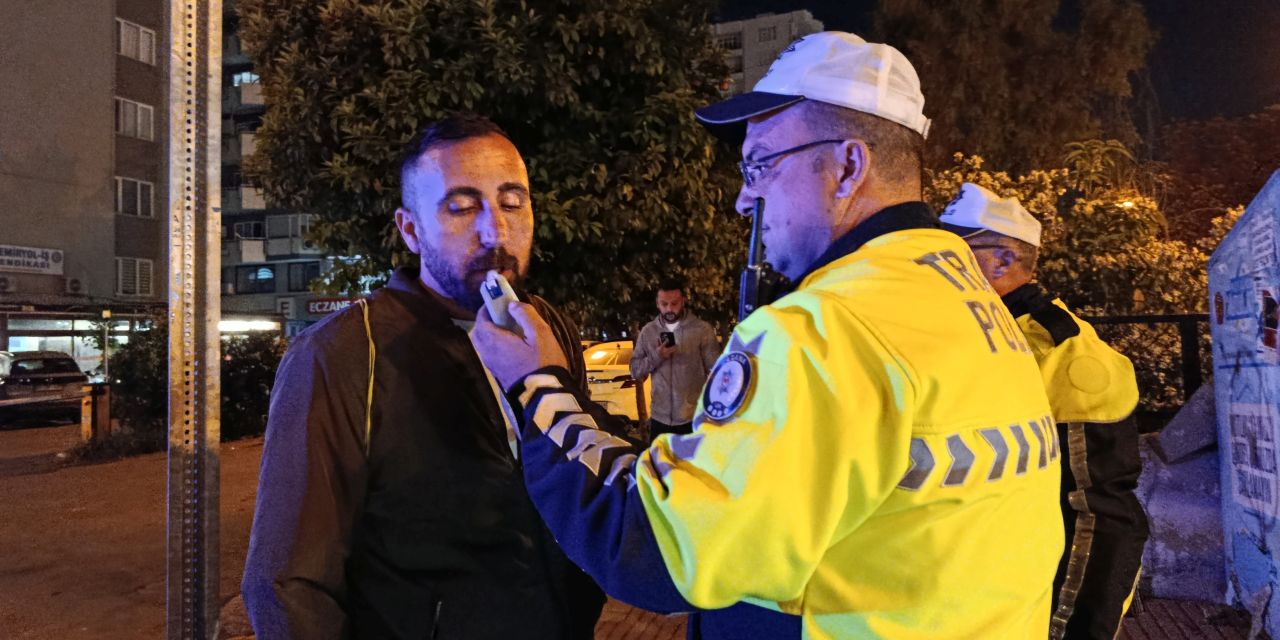 Alkollü sürücü üflememek için direndi, polisler zor ikna etti