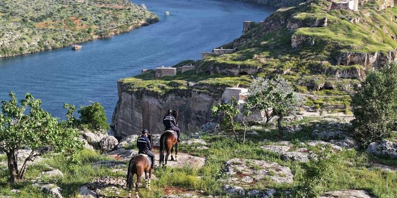 Fırat'ın gözbebeği Rumkale'de güvenliğe nostaljik dokunuş