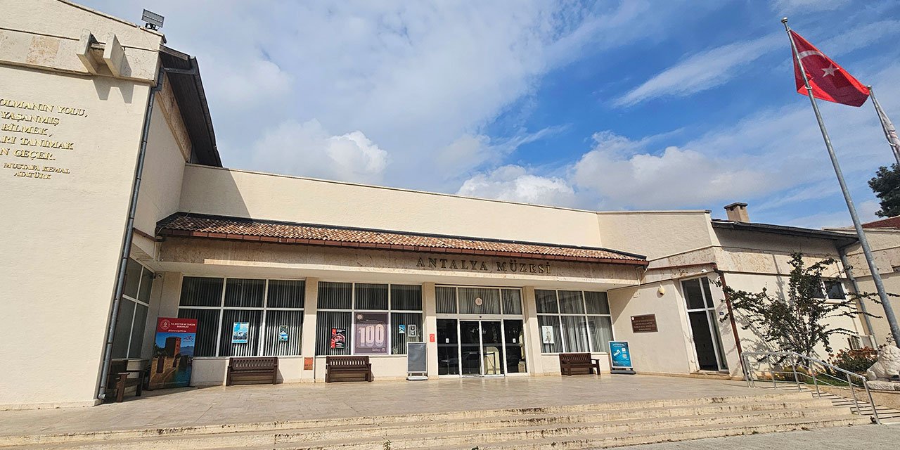 Bakanlığa 'Antalya Müzesi yıkılmasın' talebi