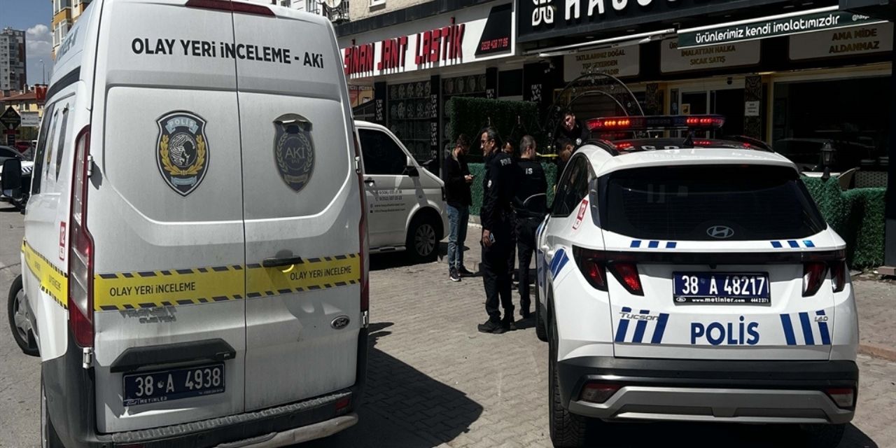 Pastanede husumet cinayeti: Tabancayla vurulan kişi hayatını kaybetti