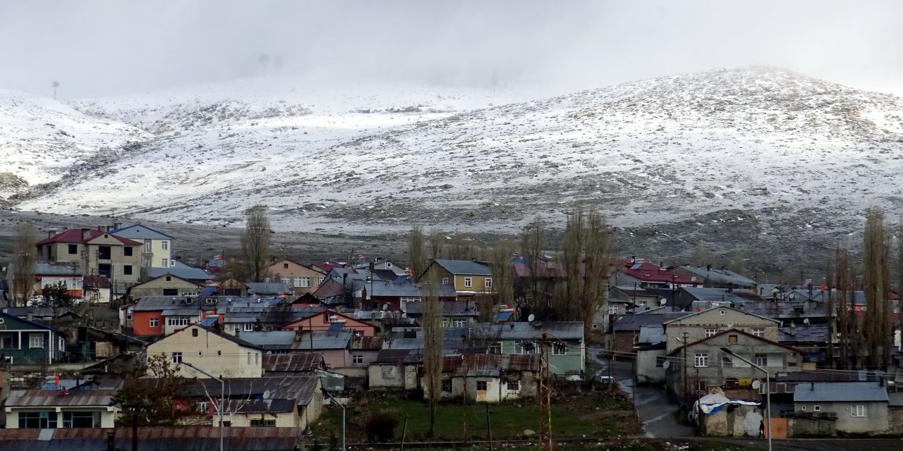 Kars'ta kar yağışı etkili oldu