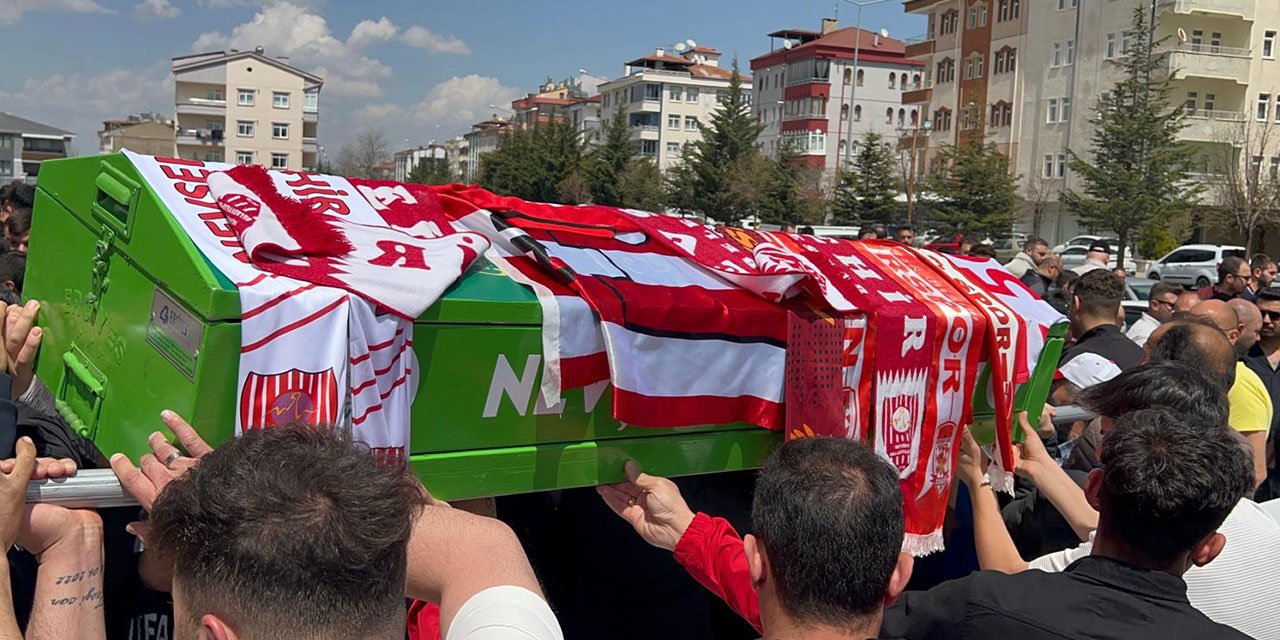 Test sırası beklerken kalp krizinden ölen İhsan, toprağa verildi