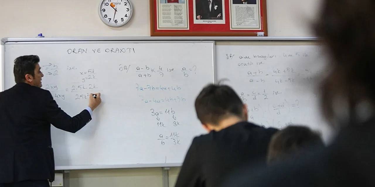 Öğretmenlerden, "15 bin atama" kararına tepki