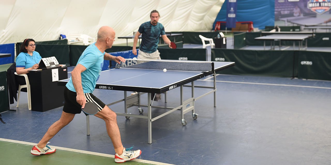 Masa tenisinde Bahar Şenliği