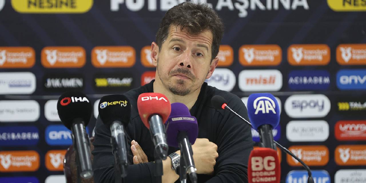 Emre Belözoğlu görevini minik Atahan'a devretti