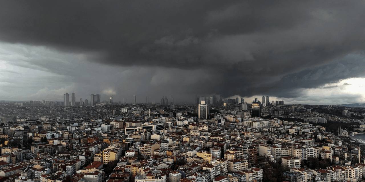 Meteorolojiden 8 il için sarı kod: Hafta sonu her yere kuvvetli yağış geliyor