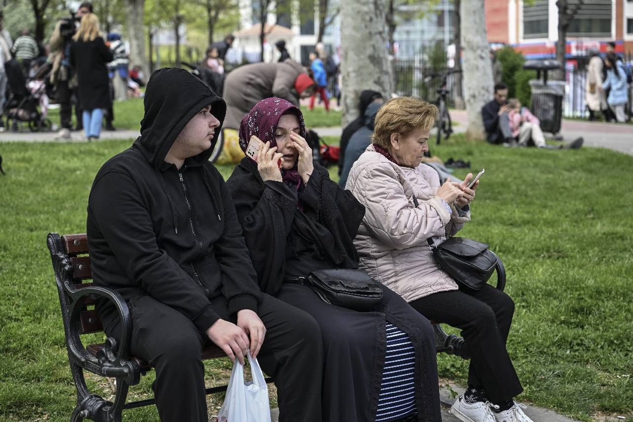 İstanbul'da yaşanan korkutucu deprem Bursa'da da hissedildi