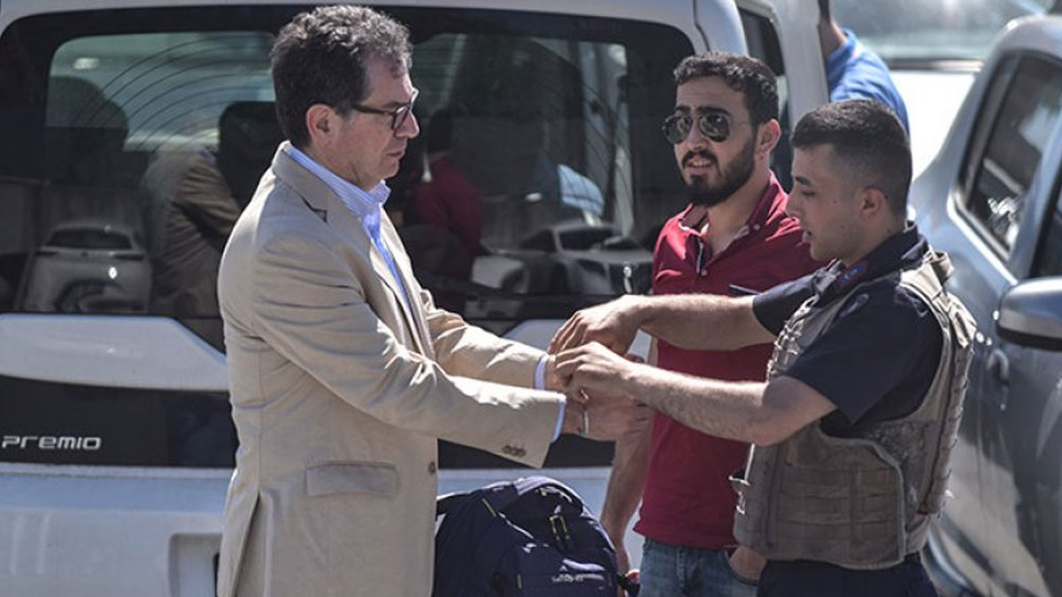 Gazeteci Kadri Gürsel cezaevine gönderildi