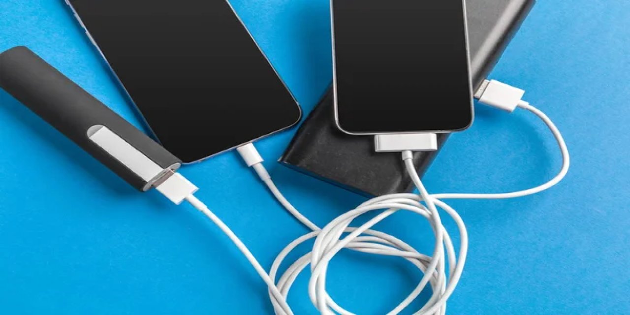 7.4 milyar akıllı telefon ve iki süper güç! Bu rekabetin kazananı kim?