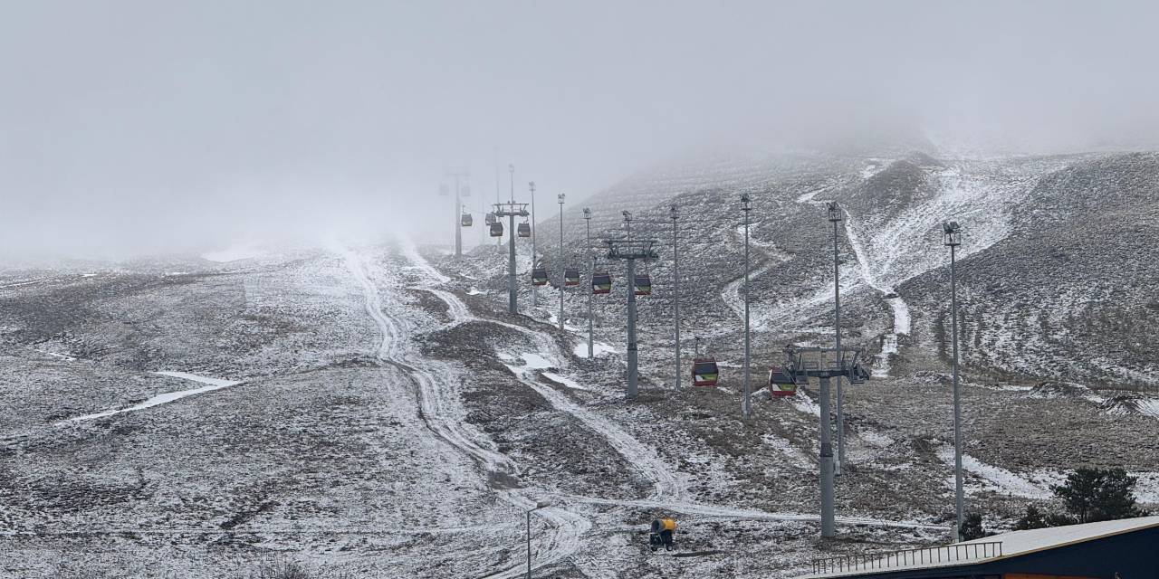 Erciyes'te kış bitmedi! Nisan ayında karla kaplandı