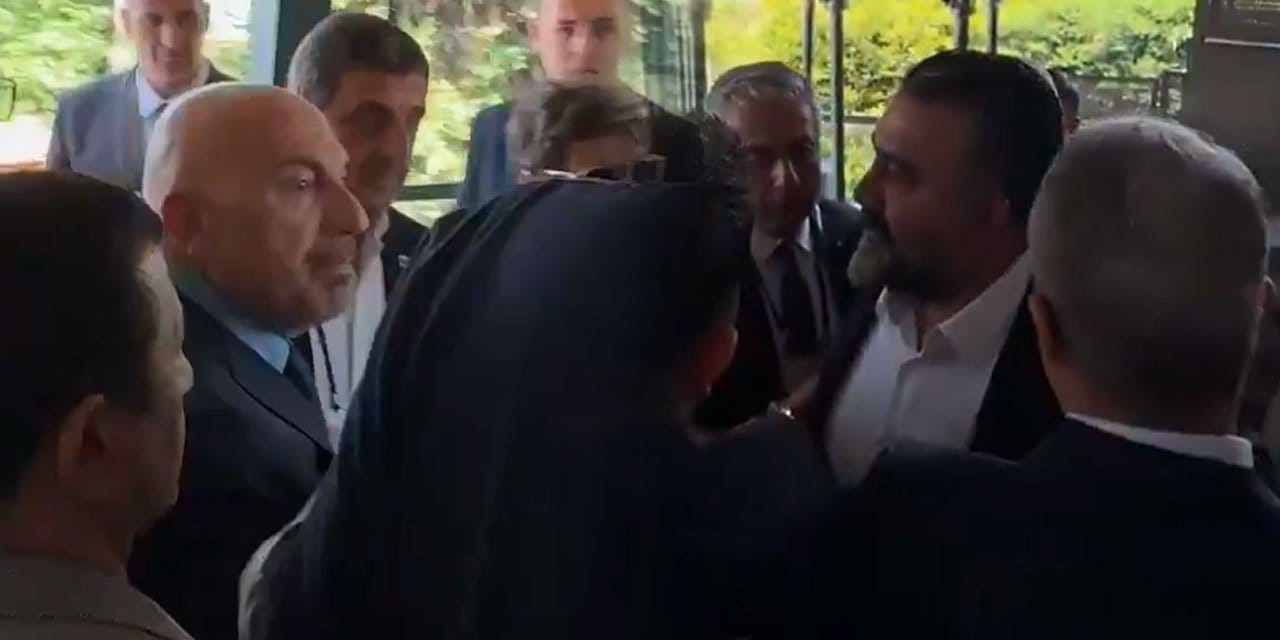 Ümit Özat ve Hakan Bilal Kutlualp arasında gerginlik