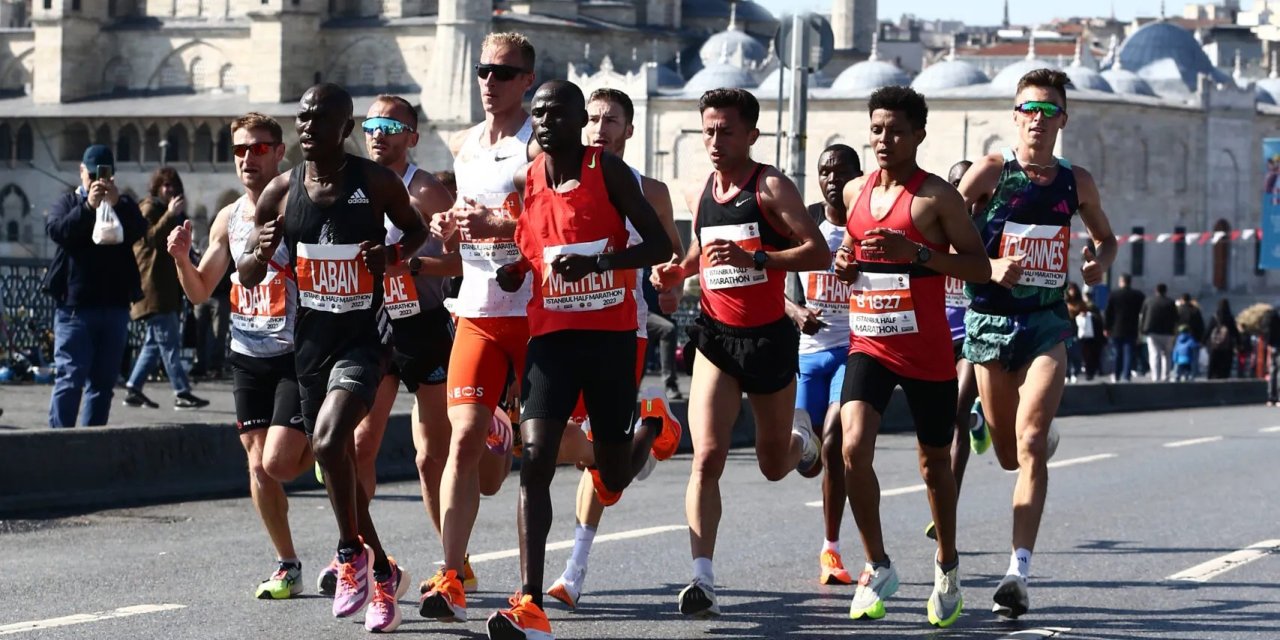 İstanbul Yarı Maratonu başladı: Bazı yollar ulaşıma kapatıldı! İşte o yollar