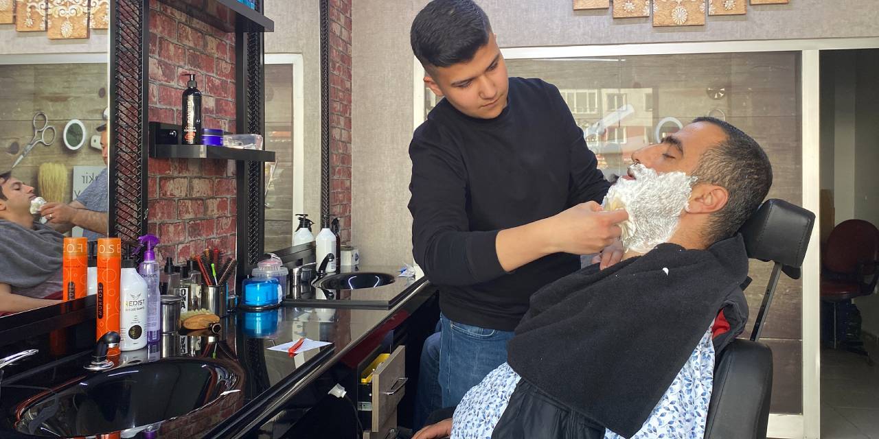 Bir zam da berberlere geldi: Tıraş olmak cep yakacak
