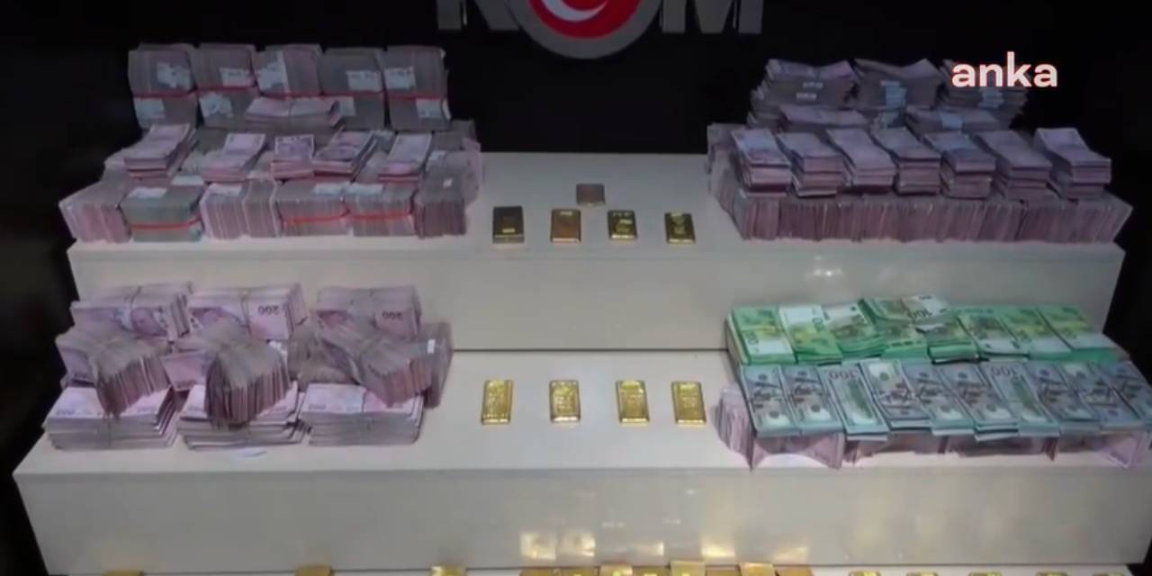 Van Havalimanı'nda 66 kilo kaçak altın ve yüklü miktarda döviz ele geçirildi