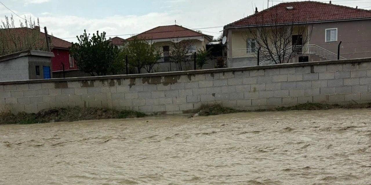 Köylülerin yağmur duası sonrası ilçeyi sel aldı