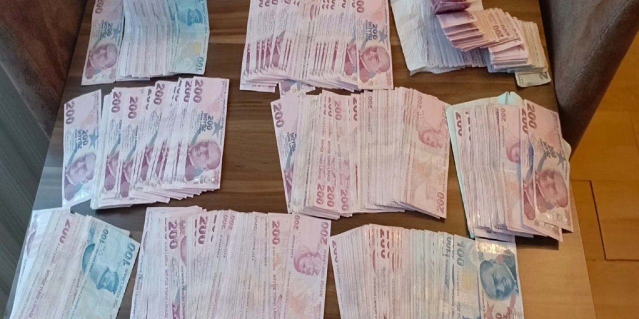 İzmir'de FETÖ operasyonu: 31 gözaltı