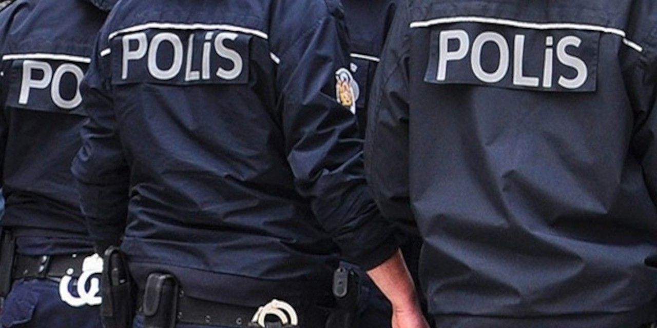 Mersin'de bıçaklı kavga: Yaralı polisler ve ölü var