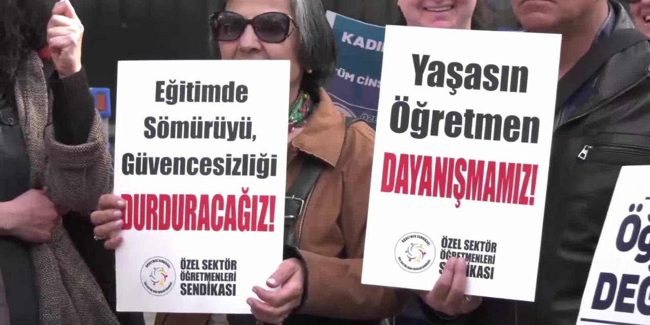 Öğretmenlerin tatilde çalıştırılmasına karşı protesto
