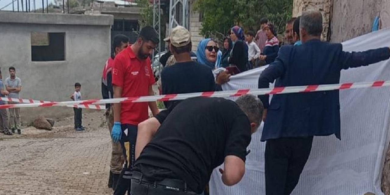 Acı ölüm: Aracıyla geri manevra yaparken hamile eşinin ölümüne neden oldu