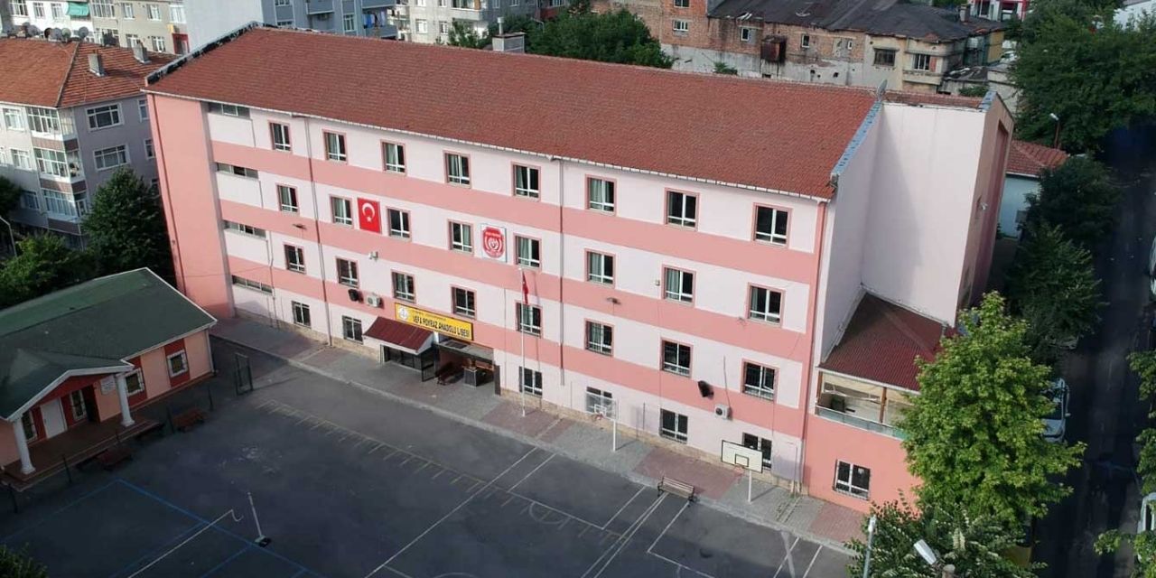 6.2’lik depremin ardından İstanbul'da 4 okul tahliye edildi