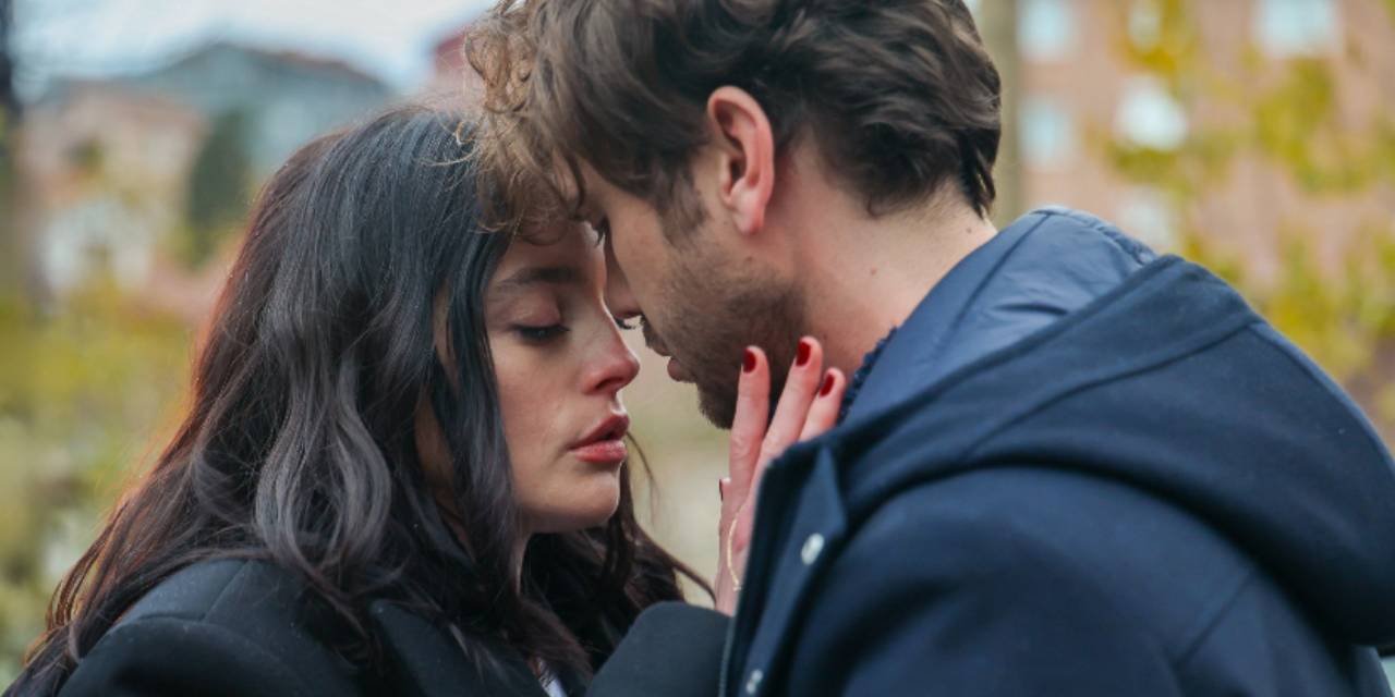 Partneriyle adı aşk dedikodusuna karıştı! Melis Sezen konuştu