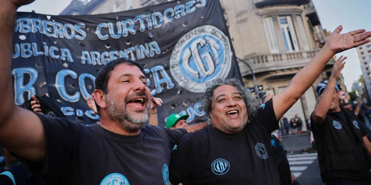 Arjantin'de 1 Mayıs Emek ve Dayanışma Günü yürüyüşü düzenlendi