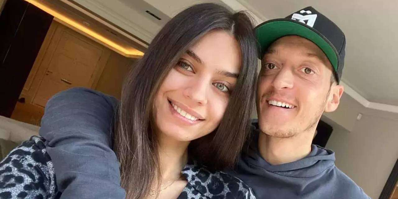 Mesut Özil’den eşi Amine Gülşe’ye sürpriz!
