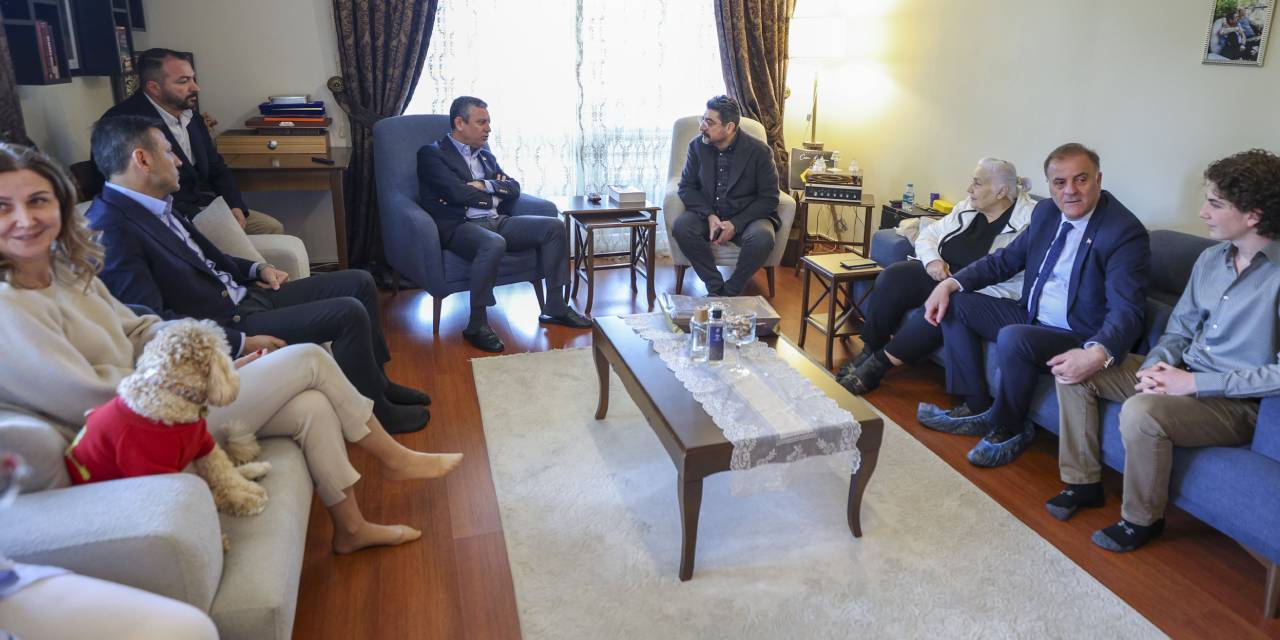 Özgür Özel'den Buğra Gökce'nin ailesine ziyaret