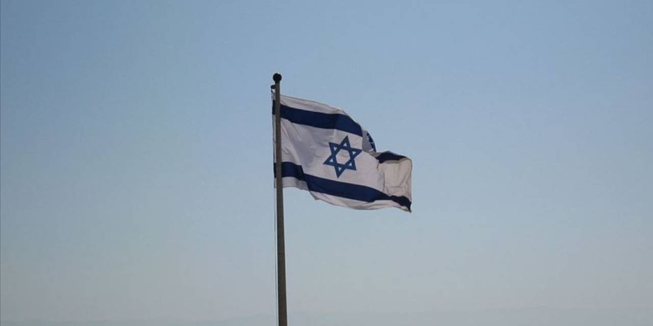 İsrail, Suriye Cumhurbaşkanlığı Sarayının yakınında yer alan bir hedefi vurduğunu duyurdu