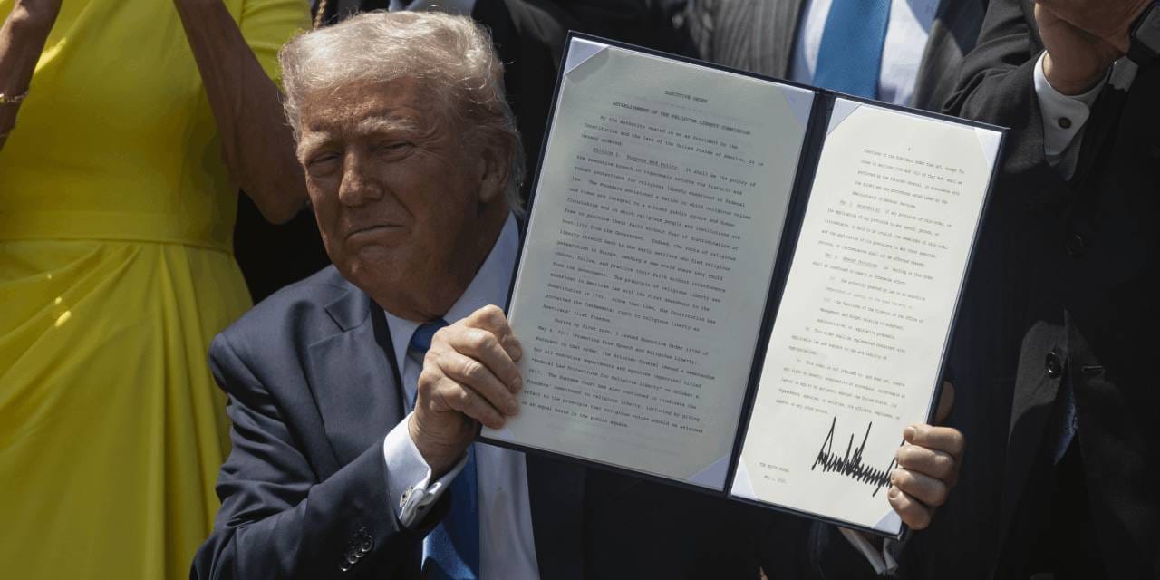 Trump laikliği kaldırıyor! "Dini geri getiriyoruz"