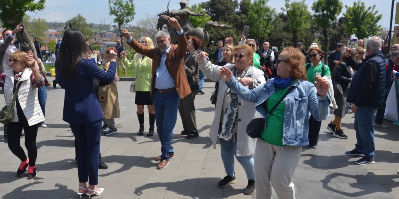 İhale iptal edildi: Yurttaşlar oynayarak kutladı