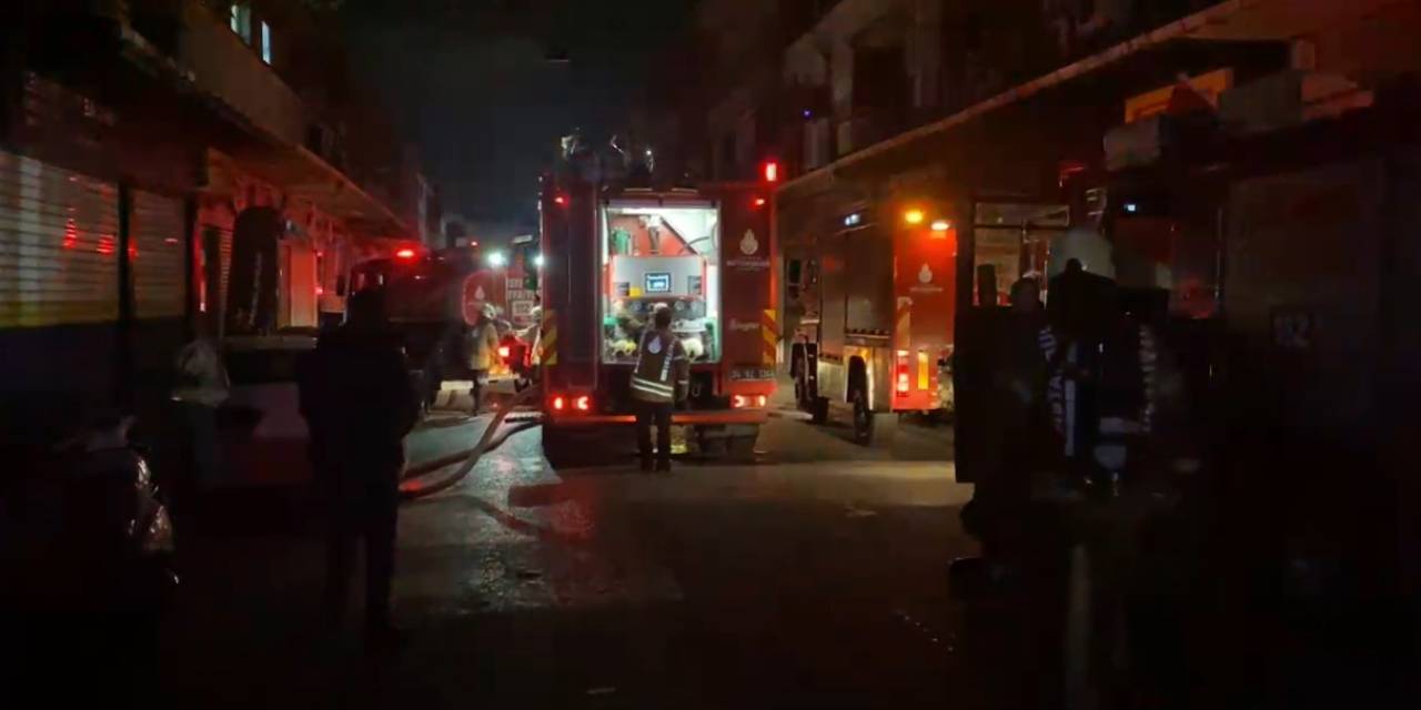 Zeytinburnu'nda sanayi sitesinde çıkan yangın söndürüldü