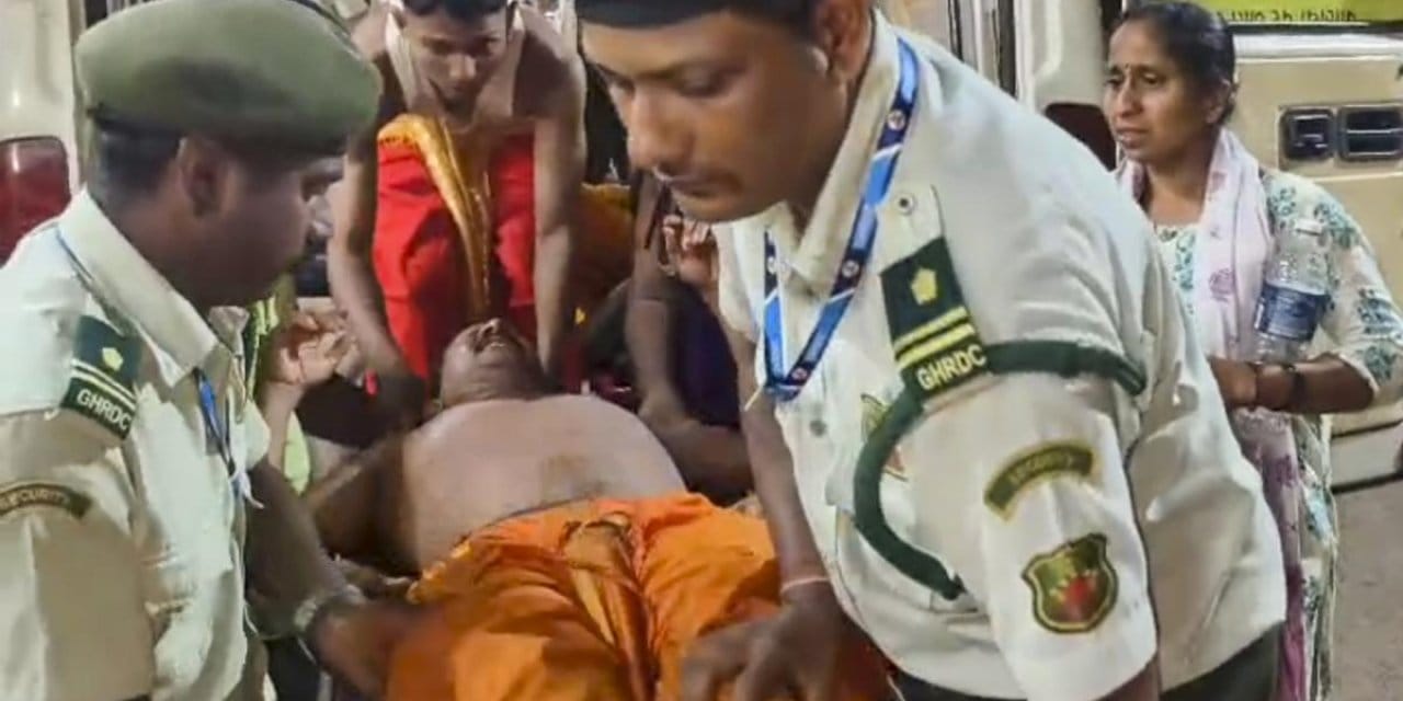 Hindistan'da festivalde izdiham: 6 ölü 80 yaralı