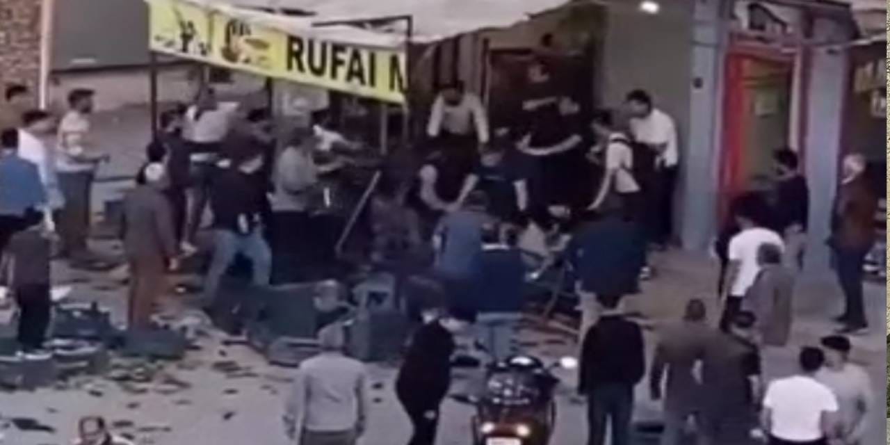 Sopalı, tekmeli ve yumruklu kavgada 4 kişi yaralandı