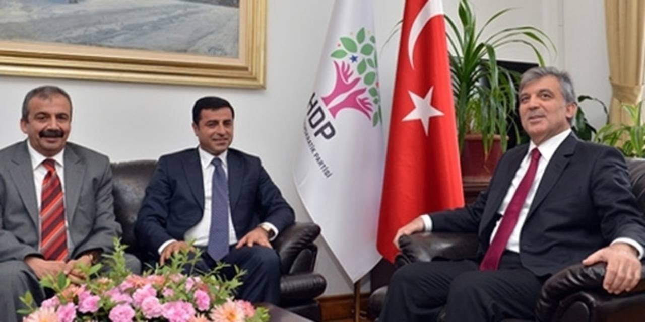Abdullah Gül'den Sırrı Süreyya Önder için başsağlığı mesajı